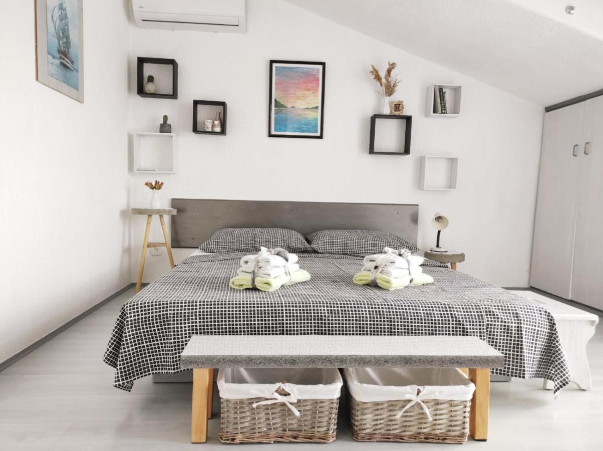 Apartmani Mlaja Trpanj Esterno foto